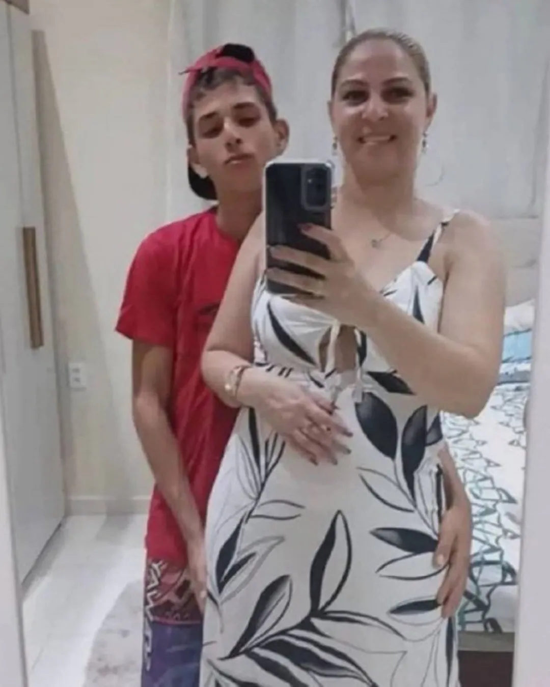 Mãe e filho vazou